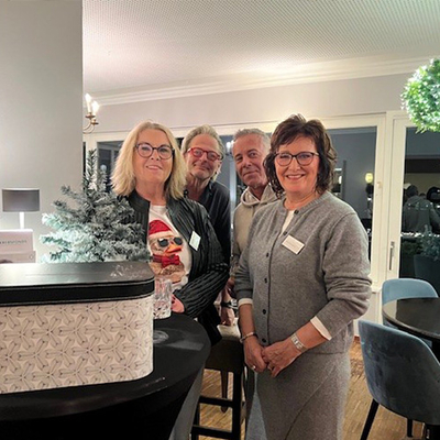 traditionelles Currywurst-Essen Galerie.jpg